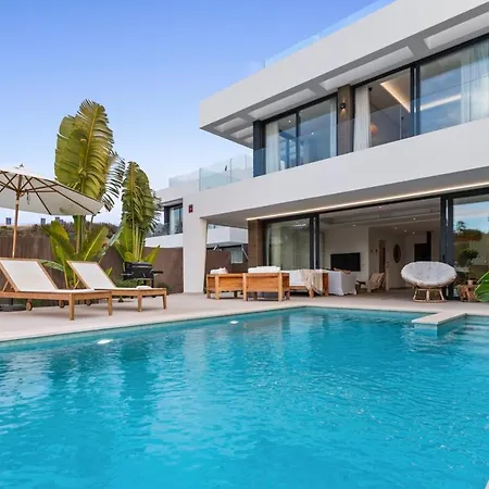 Apartment 6 Bdrm Golfside Luxury W Pool & Jacuzzi